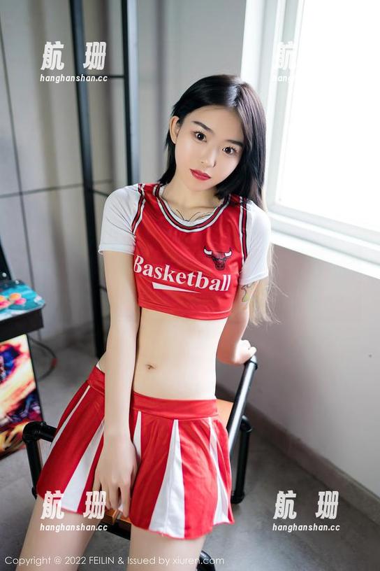 Feilin嗲囡囡-流氓小巫女 Feilin嗲囡囡 - 有个流氓小巫女在户外捣蛋,在线图集带您轻松玩转秋天的闲散。