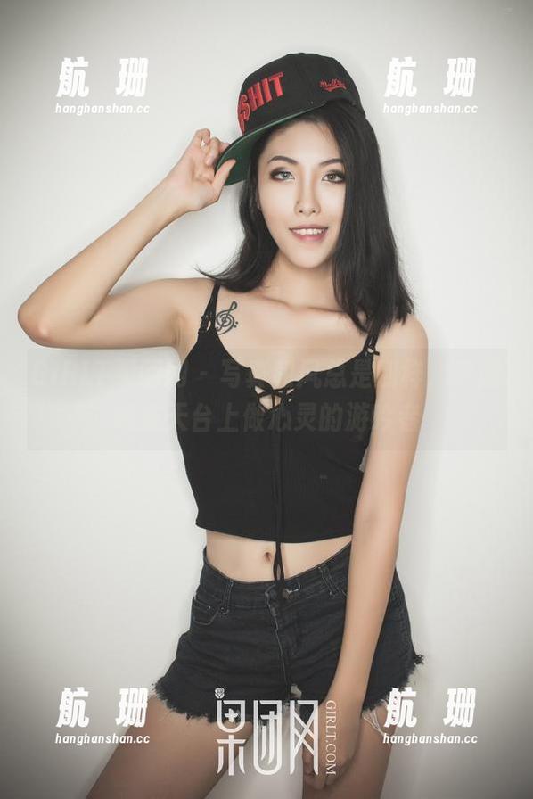 GIRLT果团网 - 写真和风总是别样，尹意纯在天台上做心灵的游吟者