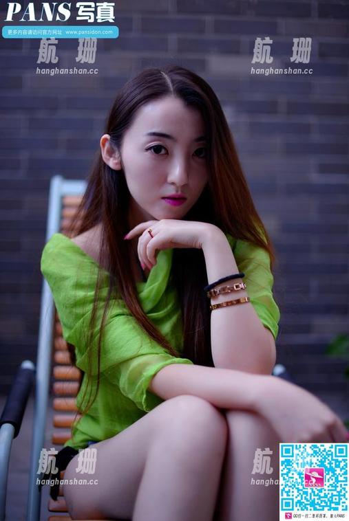 PANS - 壁纸上的皮皮：礼服能不能再把人惊艳到掉链子呀！