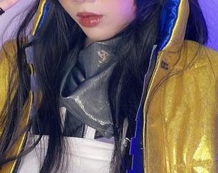 别跟我说氛围太重！Poppa Chan的纳西妲写真，无圣光也能美得让人心乱。