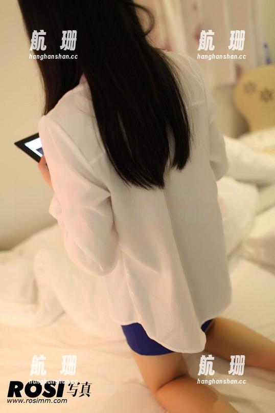好吧，我承认ROSI的这连衣裙全套太让人开眼，别错过那些绝妙的图片！