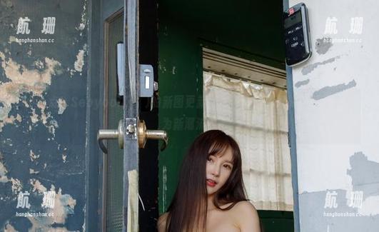 小心点！Seoyool(서율)的新图更新，草莓内裤和灯笼裤是否会成为新潮流？