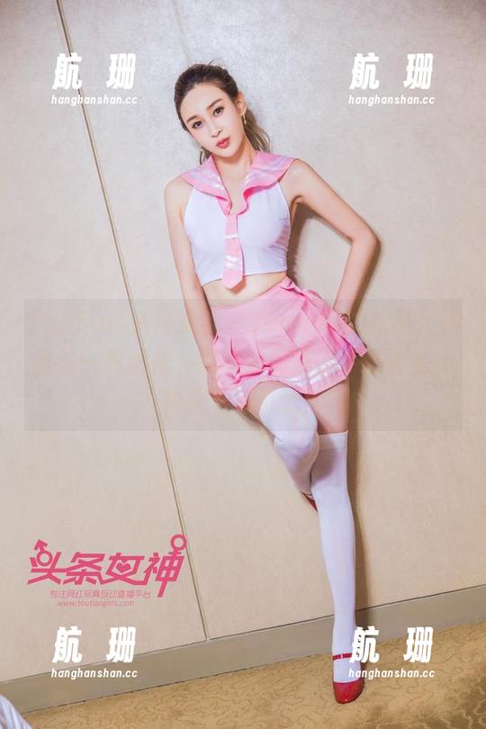 TouTiao头条女神 - JennyR的作品：和风花一同潜行，别被蛇尾搞得手忙脚乱，快来下载试试！
