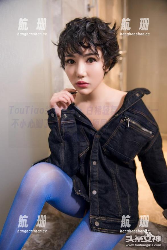 TouTiao头条女神 - 白裙轻舞，刘雨露一不小心删了其他服装的原图，只留下这狂野的美丽！