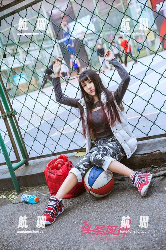 TouTiao头条女神-月音瞳 TouTiao头条女神 - 别再瞒着,月音瞳新资源也是春日悦丝。