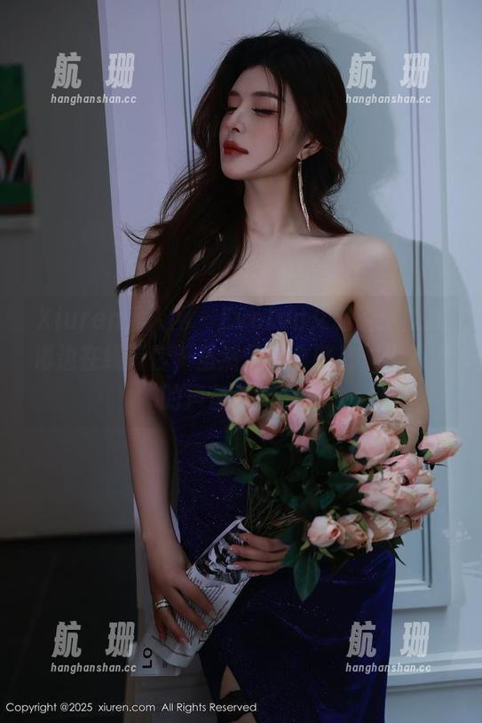 Xiuren秀人网-Evelyn艾莉 Xiuren秀人网 - Evelyn艾莉说:我在海边在线等你,虽然只是个照片,但海浪的声音我能配上