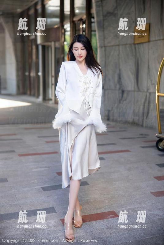 Xiuren秀人网 - 图集分享，K8傲娇萌萌Vivian和她的双人造型，明显是为了让我心痒痒！