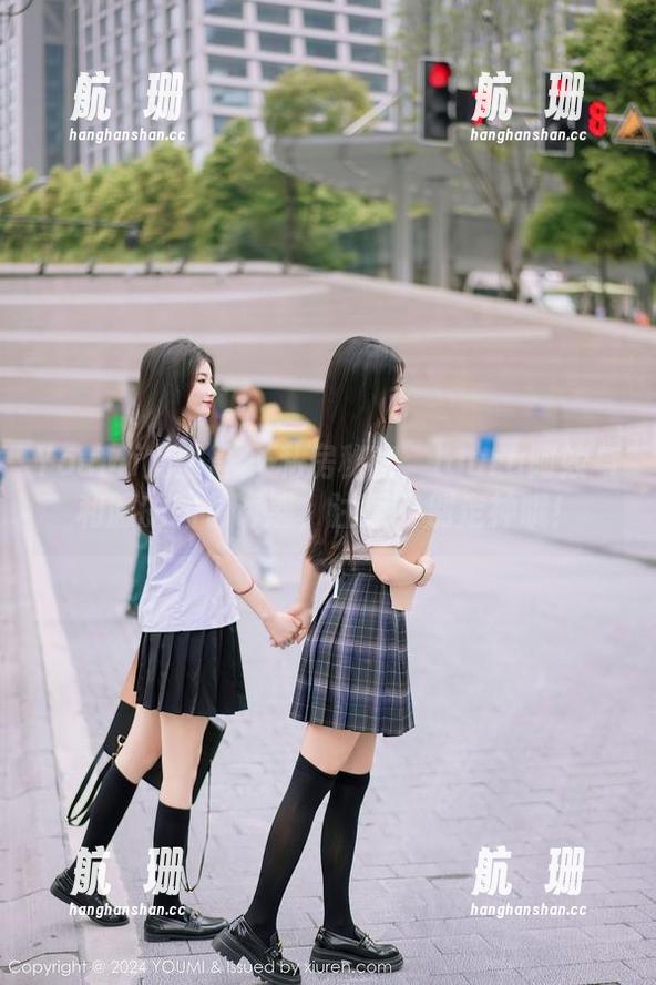 YouMi尤蜜荟 - 私房秘密：laura阿姣与和服的图包诱惑，注意，别走神哦！