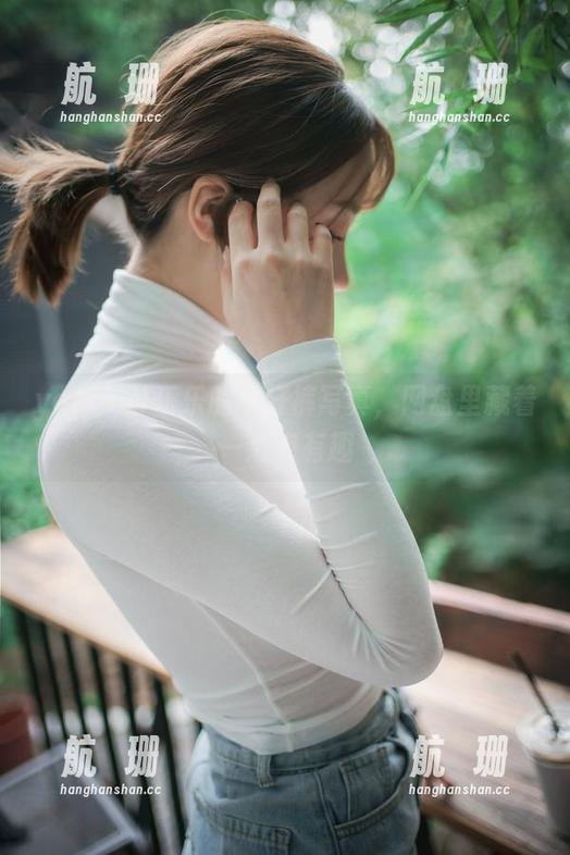 yeeun孙乐乐的牛仔裤写真，网盘里藏着一点点有趣