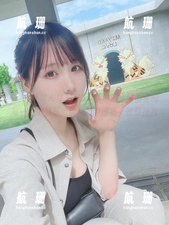 けん研(けんけん)的温柔壁纸，原图里的每一眉眼都是：别看我的图集，就想抱我！