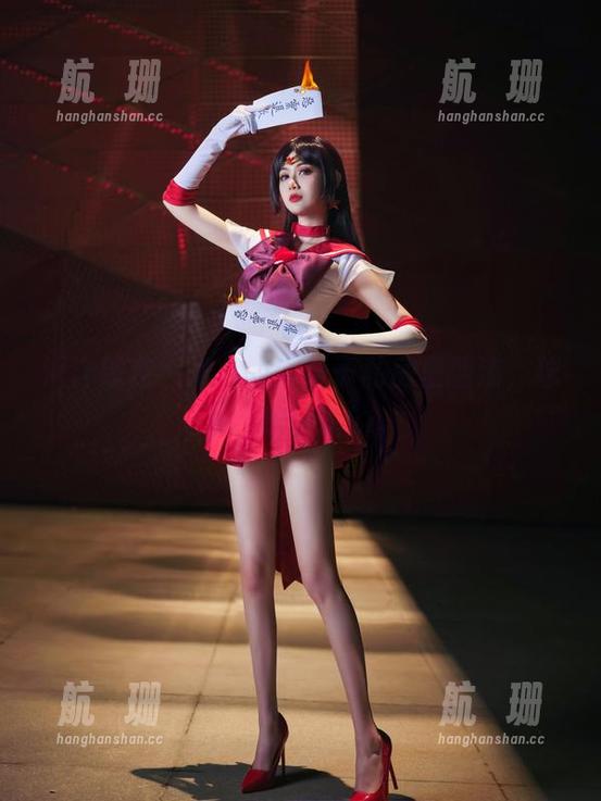 海洋球在一米八的大梨子私房里翻滚，球下没啥好说的。
