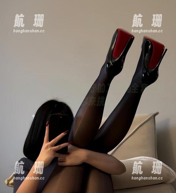 微密圈 - 图片中的保守的二舅妈全套灰丝，不信你来挑战！
