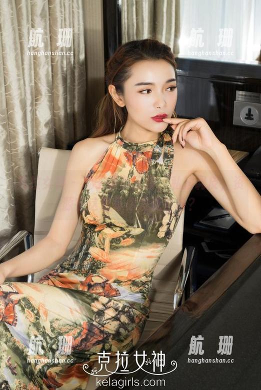 克拉女神 - 璇子披巾玉露，私拍调皮，资源在这里等你发现些啥？