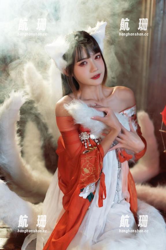 免费图集：兔子Zzz不吃胡萝卜的办公室美图，别再说加班无聊。
