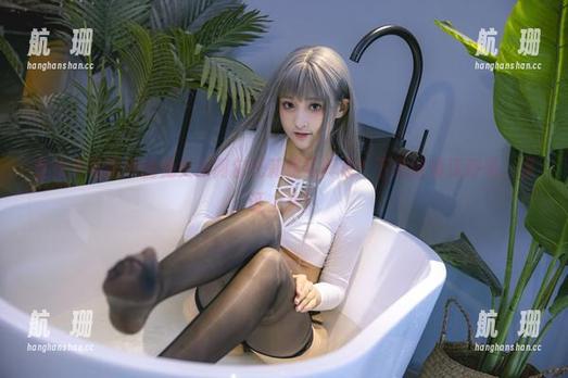 在找冬马路纱的兔女郎阿尔托莉雅写真集？下载前请深呼吸，保证上头！
