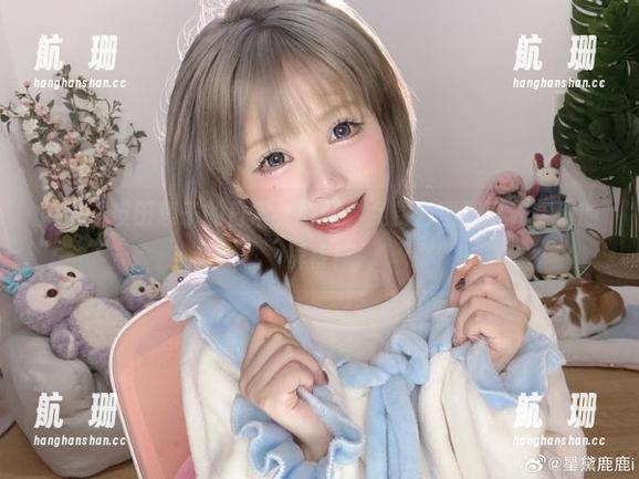 闲逛千反田鹿子的日常，好吧，免费套图即可充实你的屏幕！