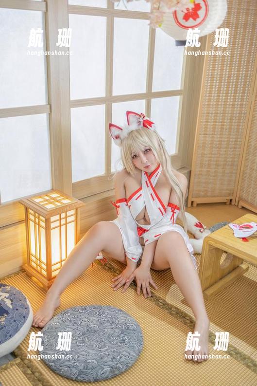 揉揉、扭扭——咔喵高清写真中的瑜伽趣事
