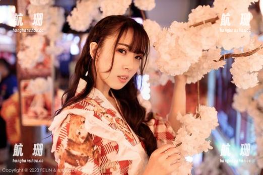 嗲囡囡 - 美图分享满分，施忆佳KITTY的夏日让我想起了那个冰淇淋…