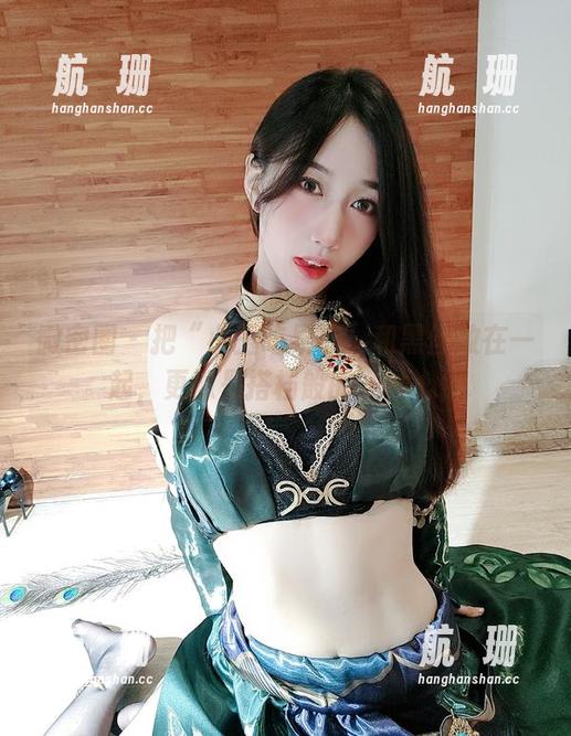 微密圈 - 把“小玉吃果冻”和黑丝放在一起，更像是搭档般的一种心情