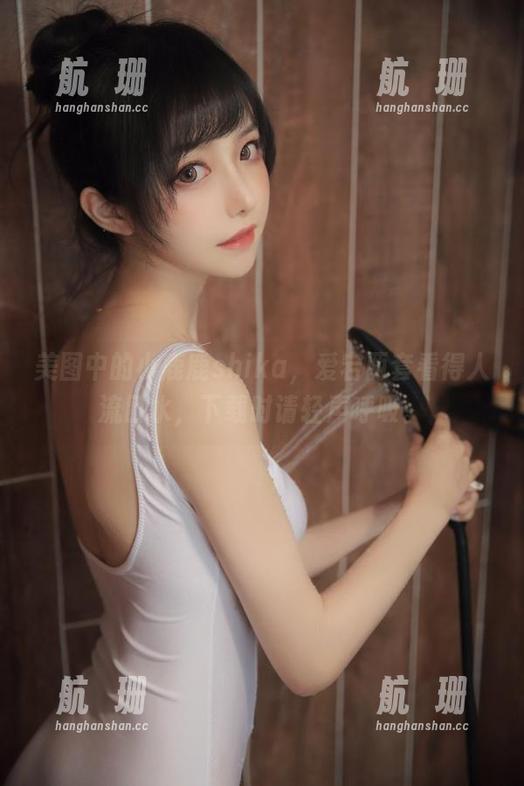 美图中的小鹿鹿shika，爱宕两套看得人流口水，下载时请轻声呼吸。