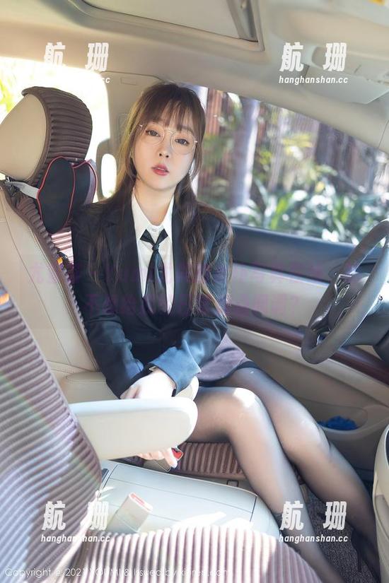 尤蜜荟 - Yumi尤美的女仆写真在线，想不想给我的日常加点调调？