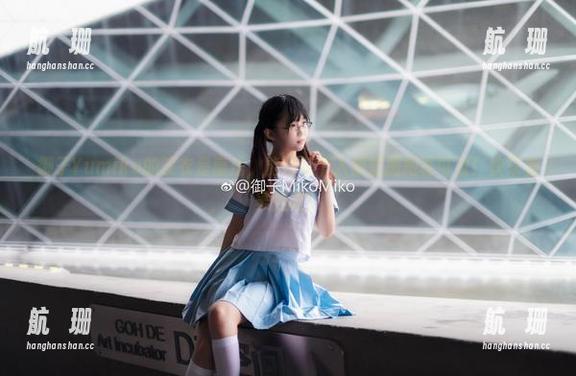 御子Yumiko的皮衣是魔法，能让每个人都想拥抱真可爱！快来看美图吧！
