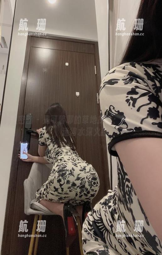 微密圈 - 是可馨耶的草地探险：写真合集，迷得水深火热