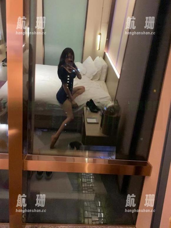 微密圈 - 林子琳喵的女神图集，把我慢慢拉入了另一个维度。