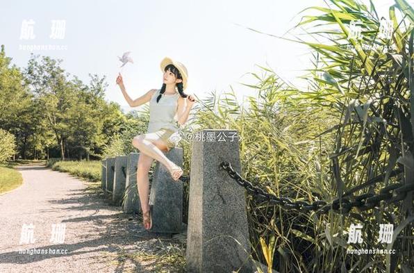 桃墨公子 桃墨公子的图集正在分享,套装搭配总让我想起小时候媽媽让我穿的奇装异服…