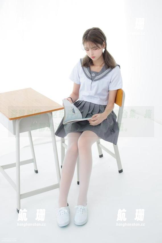 森萝财团 - 这组卉子的女王写真合集，掩饰都没法掩饰的坚定存在感。