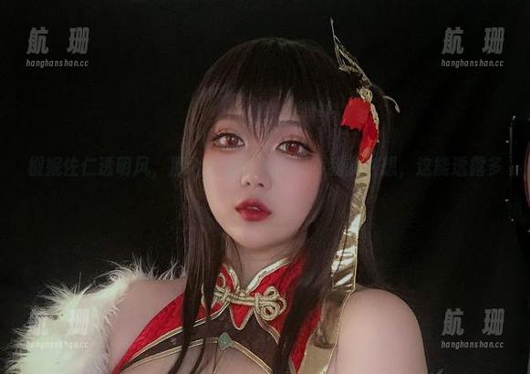 椒妮佐仁透明风，那个免费套图对吧？我就在想，这能透露多少？