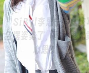 模范学院 - SiByl李思宁，居家写真中那只猫也太会摆姿势了，图片里究竟有啥小心思？