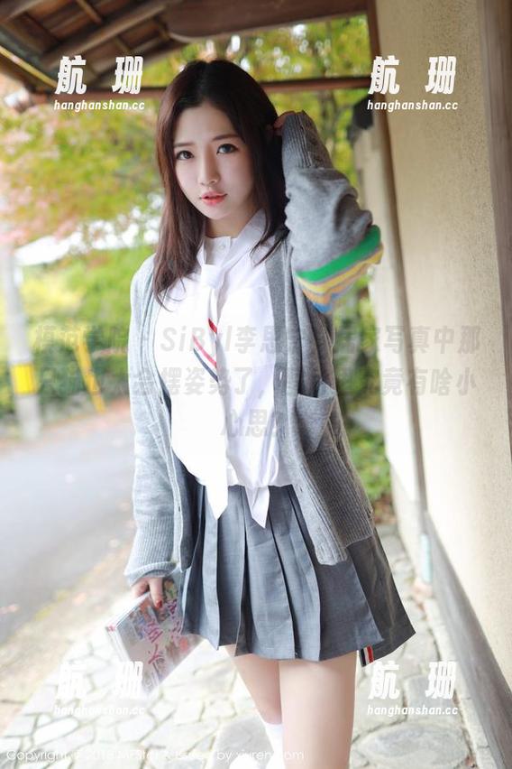 模范学院-SiByl李思宁 模范学院 - SiByl李思宁,居家写真中那只猫也太会摆姿势了,图片里究竟有啥小心思?