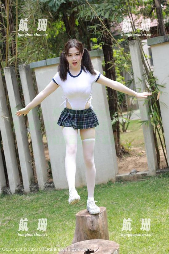 模范学院 - 柳侑绮Sevenbaby的圣诞美图，谁还需要礼物呢？就这撩人程度，送上门的资源我都不想要了。
