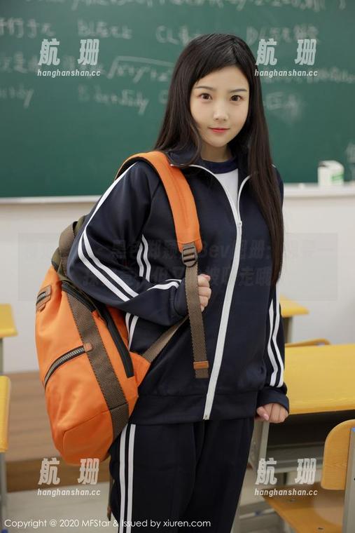 模范学院-郑颖姗Bev 模范学院 - 黑色郑颖姗Bev图册:想要一探究竟,但又怕被吸走哦