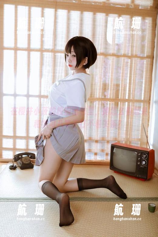 在樱井小莜的校园图包里，她怎么看起来和学习八竿子打不着关系？
