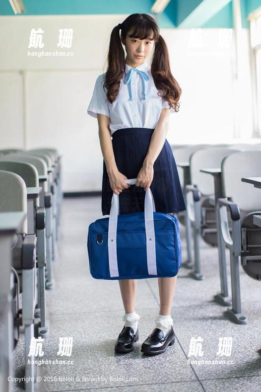 波萝社 - 柳侑绮的空姐日常：在线追上高清蓝天！