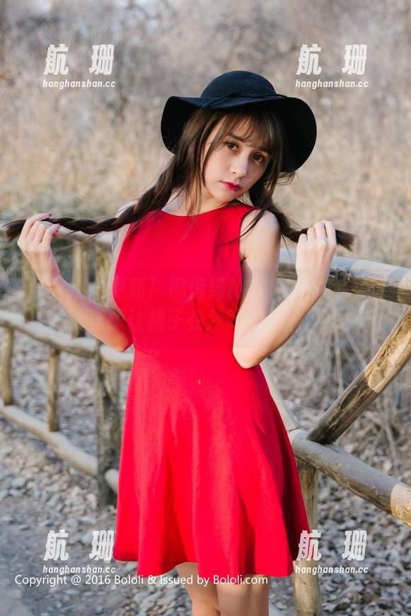 波萝社 - 更新！柳侑绮的写真集《红裙》，真想让裙子在我眼前转一圈！