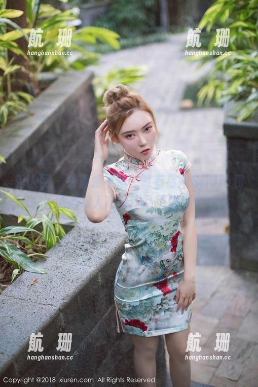 秀人网 - 头像换不停，唯有易阳Silvia和她的双人高清作品不怕换！