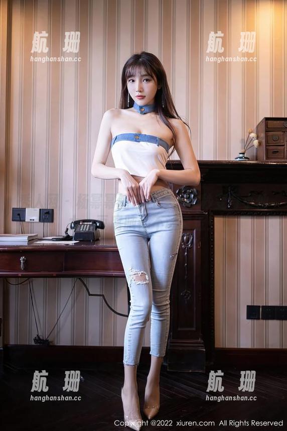 秀人网 - 杨幂幂纯白合集：一秒变身小仙女，豆腐脑都不敢靠近！