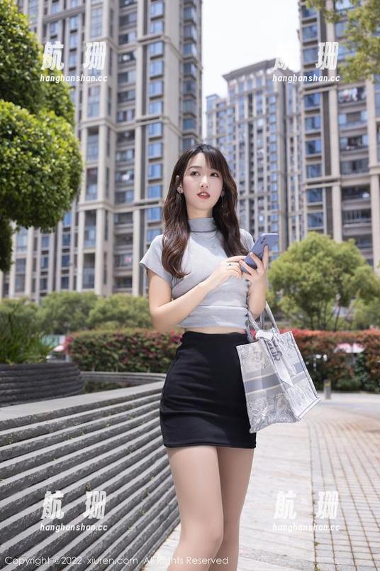 秀人网 - 修女里的阿汁，原图与图片的对比，信仰和自嘲不期而遇！