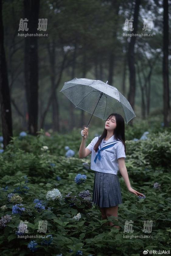 秋山AkI 秋山AkI体操服图集,真的是一曲关于青春的动人旋律。