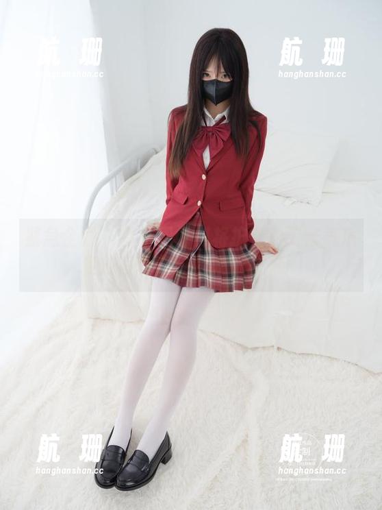 紧急企划 - 看小恩如何将护士的工作气质变成写真集，快来下载吧！