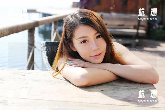 美媛馆 - 最新的唐琪儿Beauty图包，浴室和她的姿态完全是一体啊，天然去雕饰。