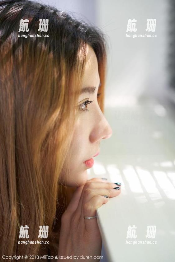 蜜桃社 - 初月的白丝美图，让我陷入了某种莫名的思考…白丝是什么，真的只是一种颜色吗？