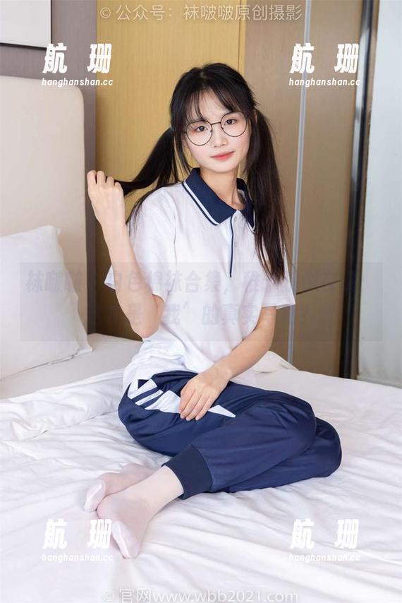 袜啵啵 - 白色棉袜合集，稚予貌似在说：这才是‘我’的真实写照？