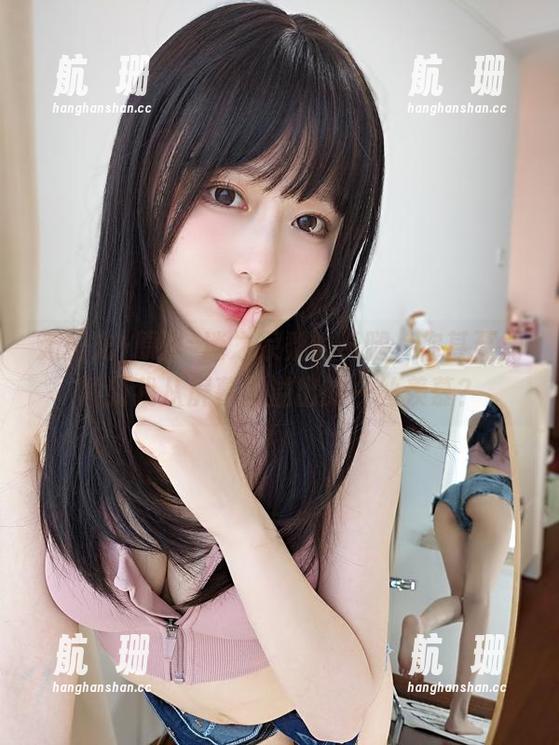 迷之呆梨 无圣光+原图=迷之呆梨的长腿,你甚至能闻到我从屏幕里溢出的一丝羡慕?