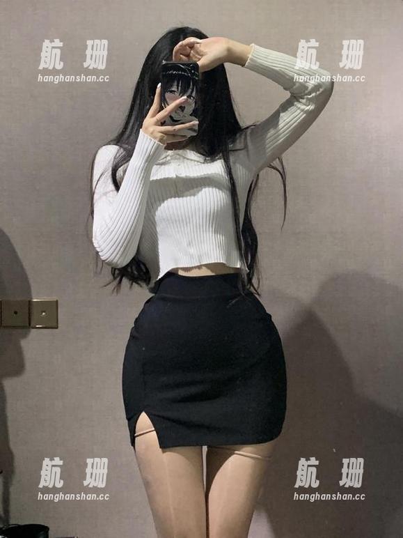 微密圈 - 陈佩奇女仆风格，高清摄影让这角色生动得像是从书里走出来的