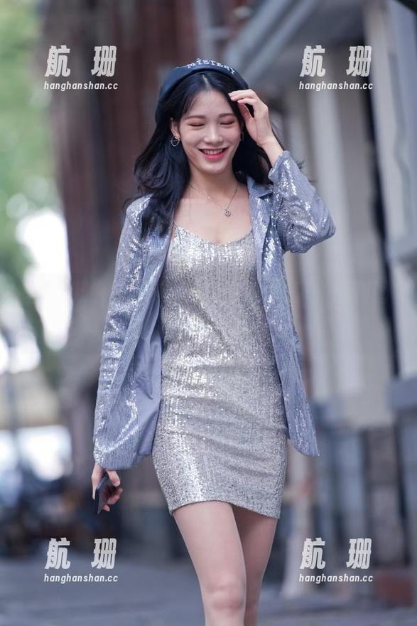 魔镜街拍 - 看凯恩不再纠结雨季，福利图包让人思绪万千…